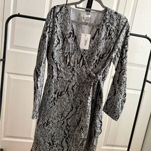 Skies Are Blue Black and Gray Snake Print Long Sleeve Dress